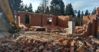 Демонтаж 1 этажного дома Холмск, цена от 1611 руб.